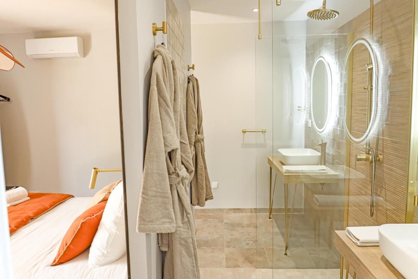 Malves-en-Minervois Les Gites De Laure - L'Eden Romantique, Chambres Hotes, Spa Prive, Couloir De Nage, Adults Only מראה חיצוני תמונה