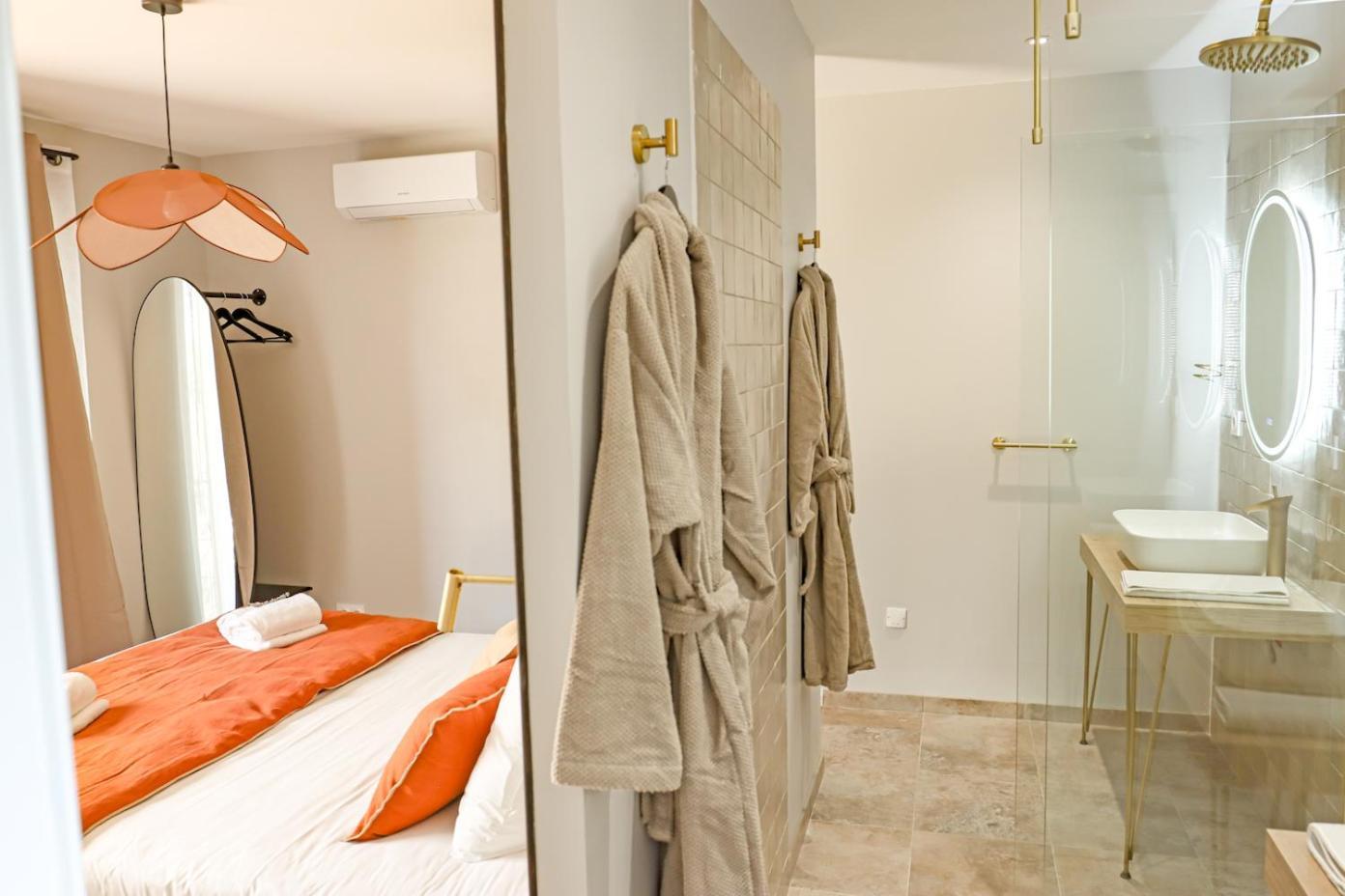Malves-en-Minervois Les Gites De Laure - L'Eden Romantique, Chambres Hotes, Spa Prive, Couloir De Nage, Adults Only מראה חיצוני תמונה